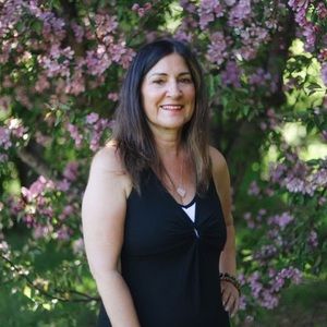 Meet your Posher, Laurie